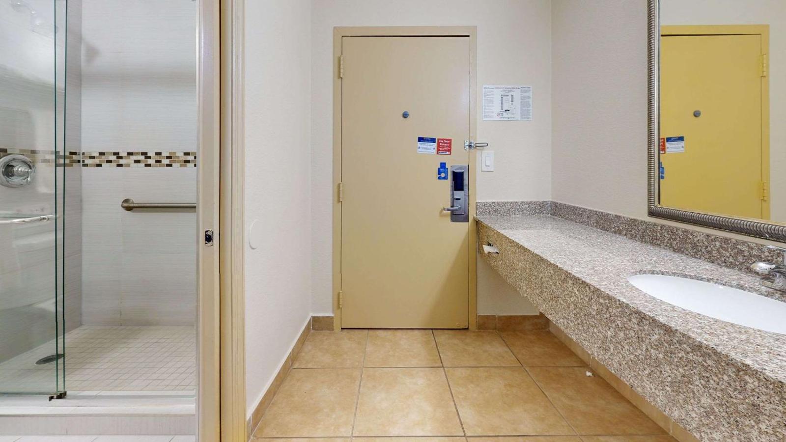 Rodeway Inn & Suites Fort Lauderdale Airport & Cruise Port
